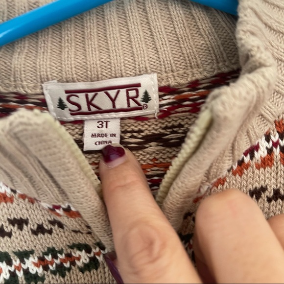 Cute winter sweater - Picture 2 of 2